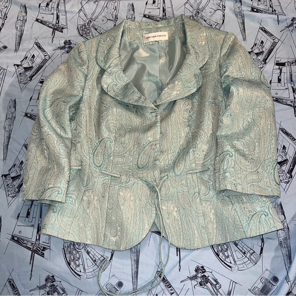 Jones New York Suit - Light Blue Paisley Suit Jacket and Skirt - Size 12 - Picture 3 of 15